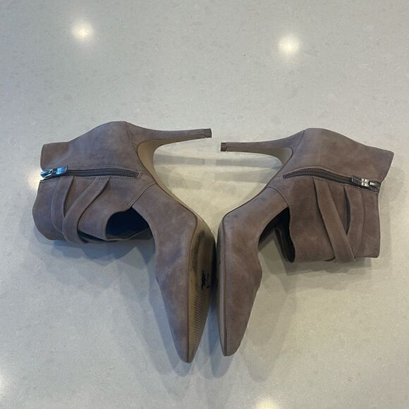 BCBG generation women’s shoes size 9.5 excellent condition neutral color pretty - Picture 3 of 9